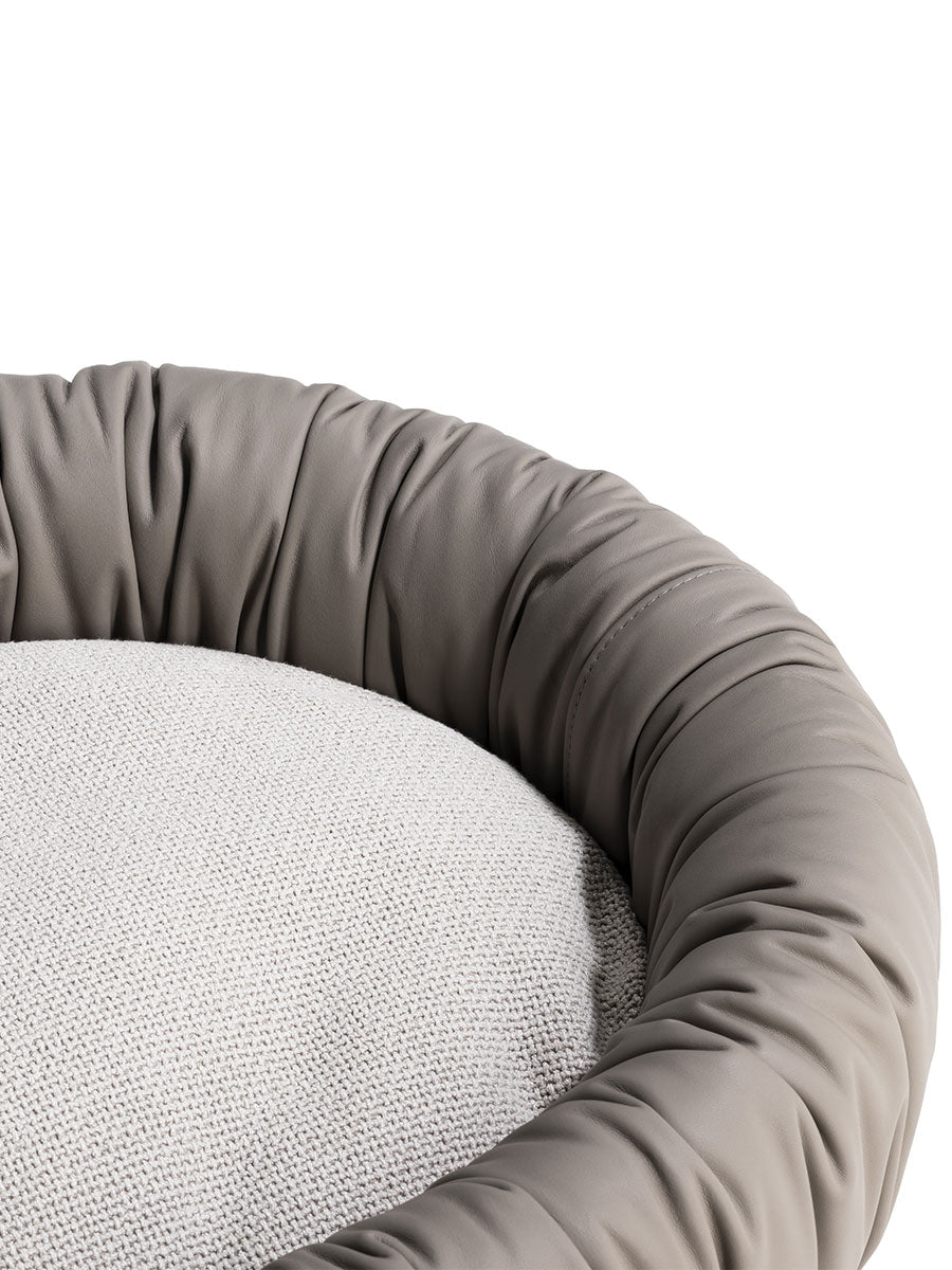 poltrona frau pet pillow