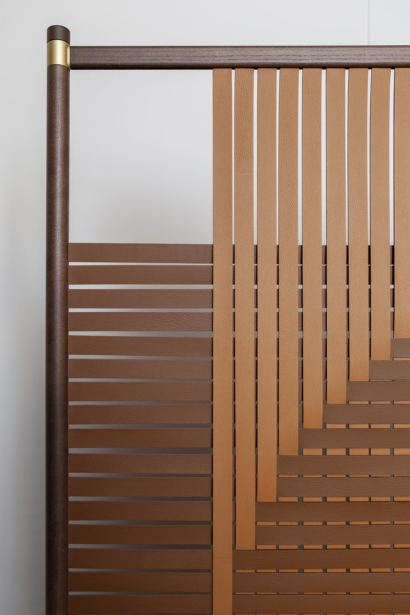 poltrona frau plot room divider