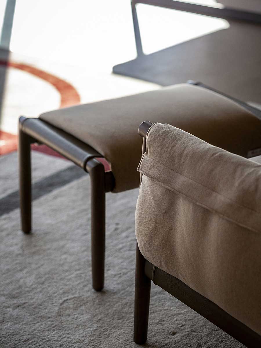 poltrona frau times lounge armchair