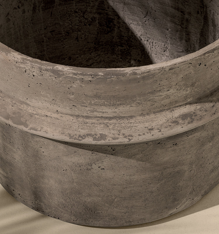 Bulbi Concrete Vase Dahlia