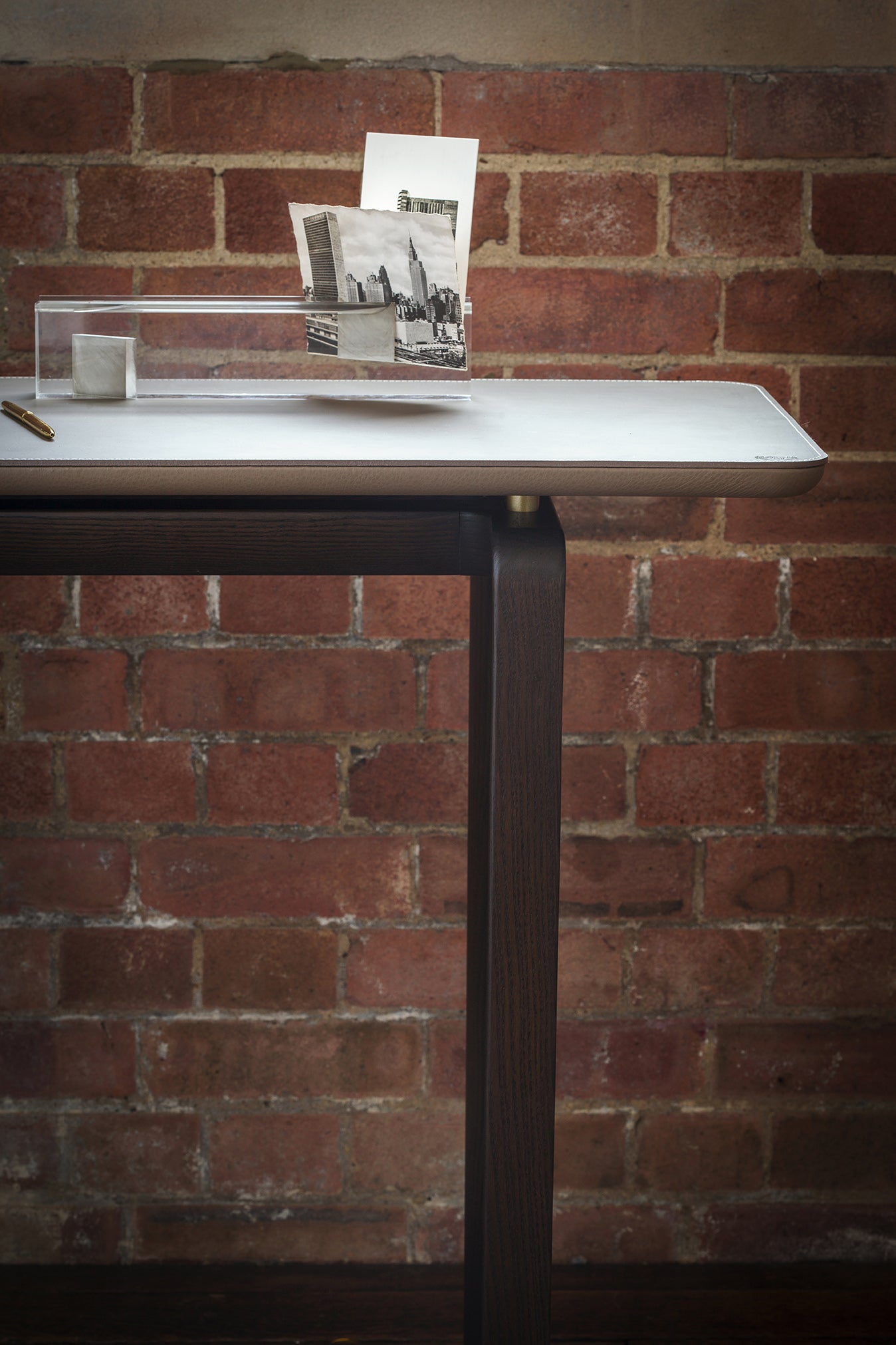 poltrona frau fidelio console