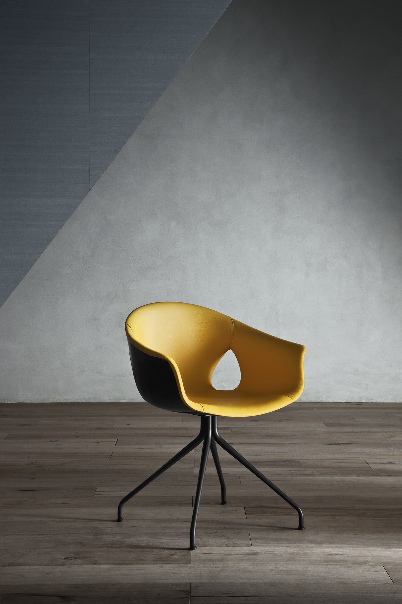 Ginger Ale 4 Spokes Small Armchair