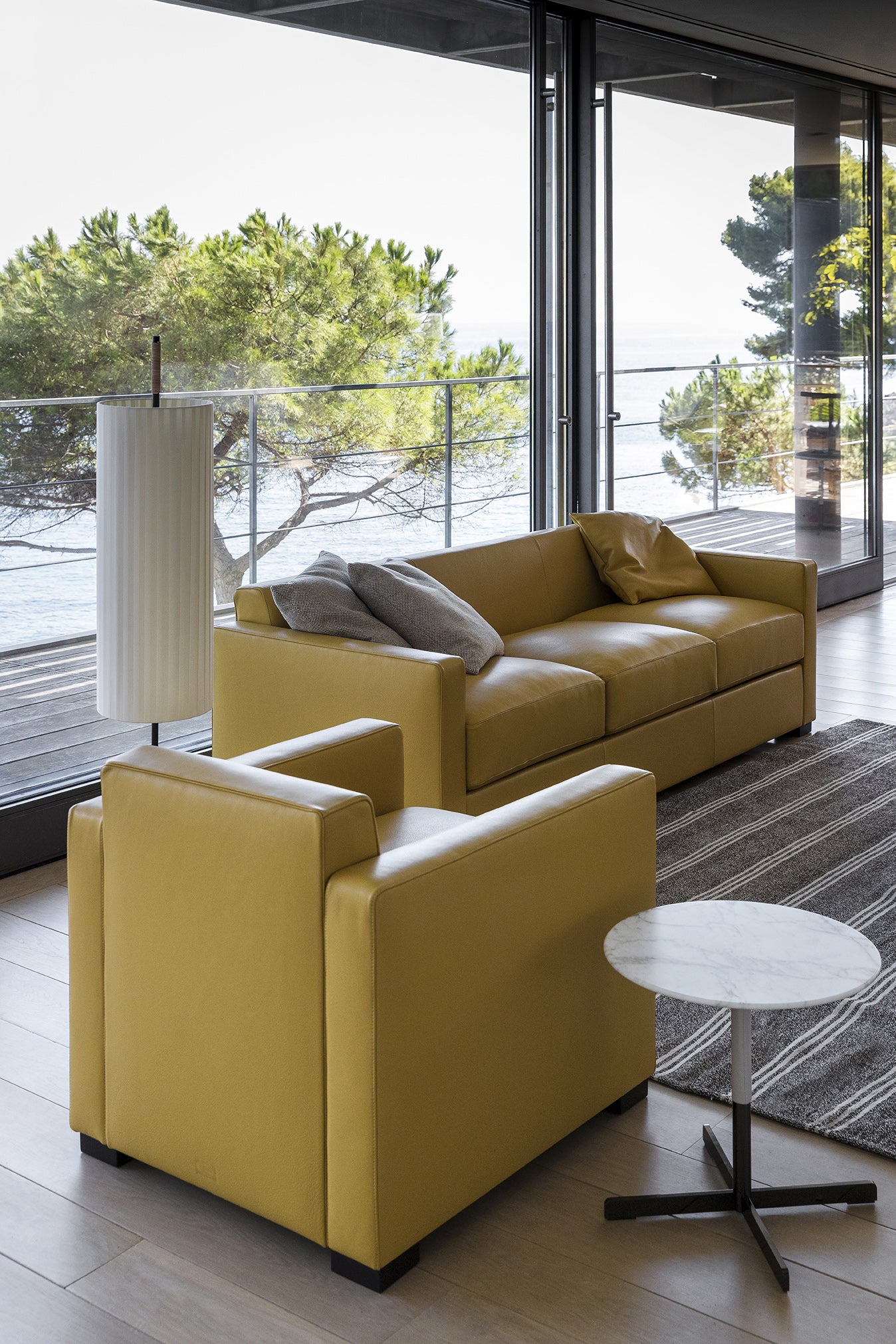 Linea A Armchair