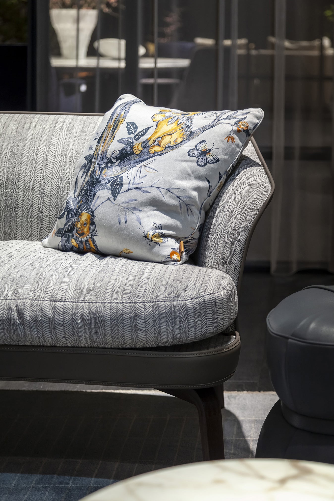 poltrona frau nivola 2 seater sofa