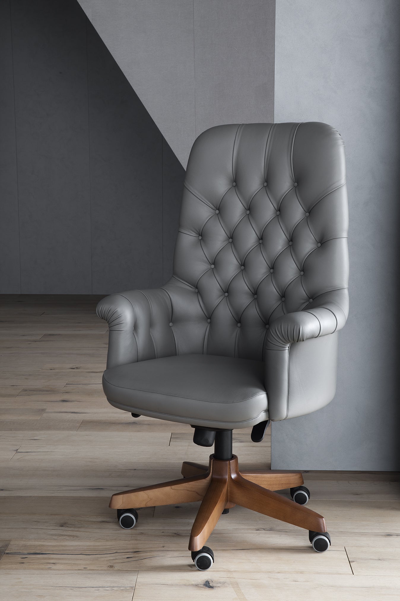poltrona frau oxford office chair