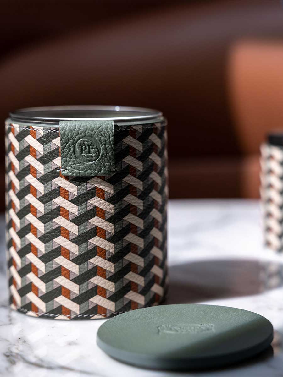poltrona frau weavers home fragrance candle
