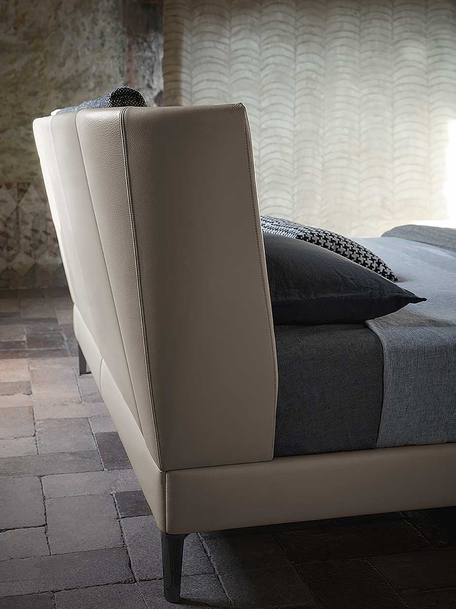 poltrona frau bretagne bed