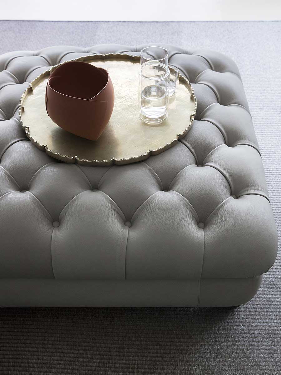 poltrona frau chester one ottoman