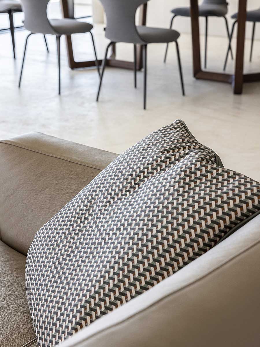 Gli Oggetti Motif Weavers Decorative Cushions