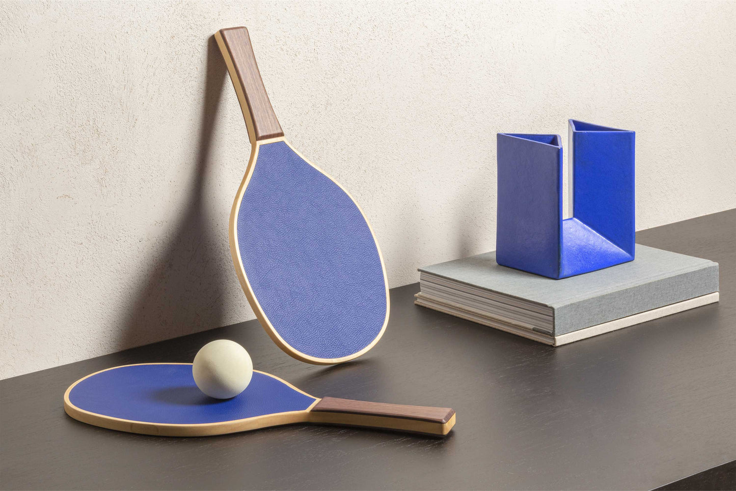 poltrona frau fitness rackets with ball
