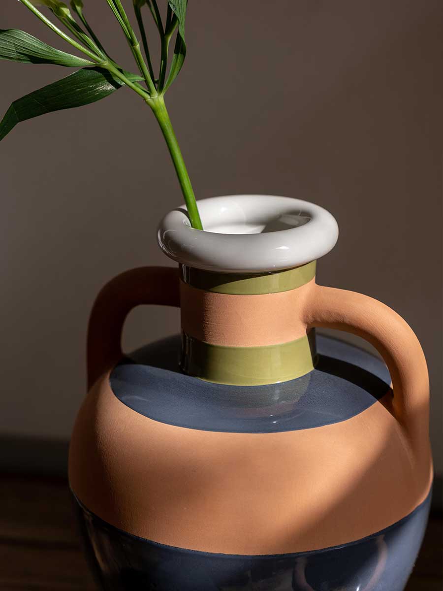poltrona frau ikiperu vase