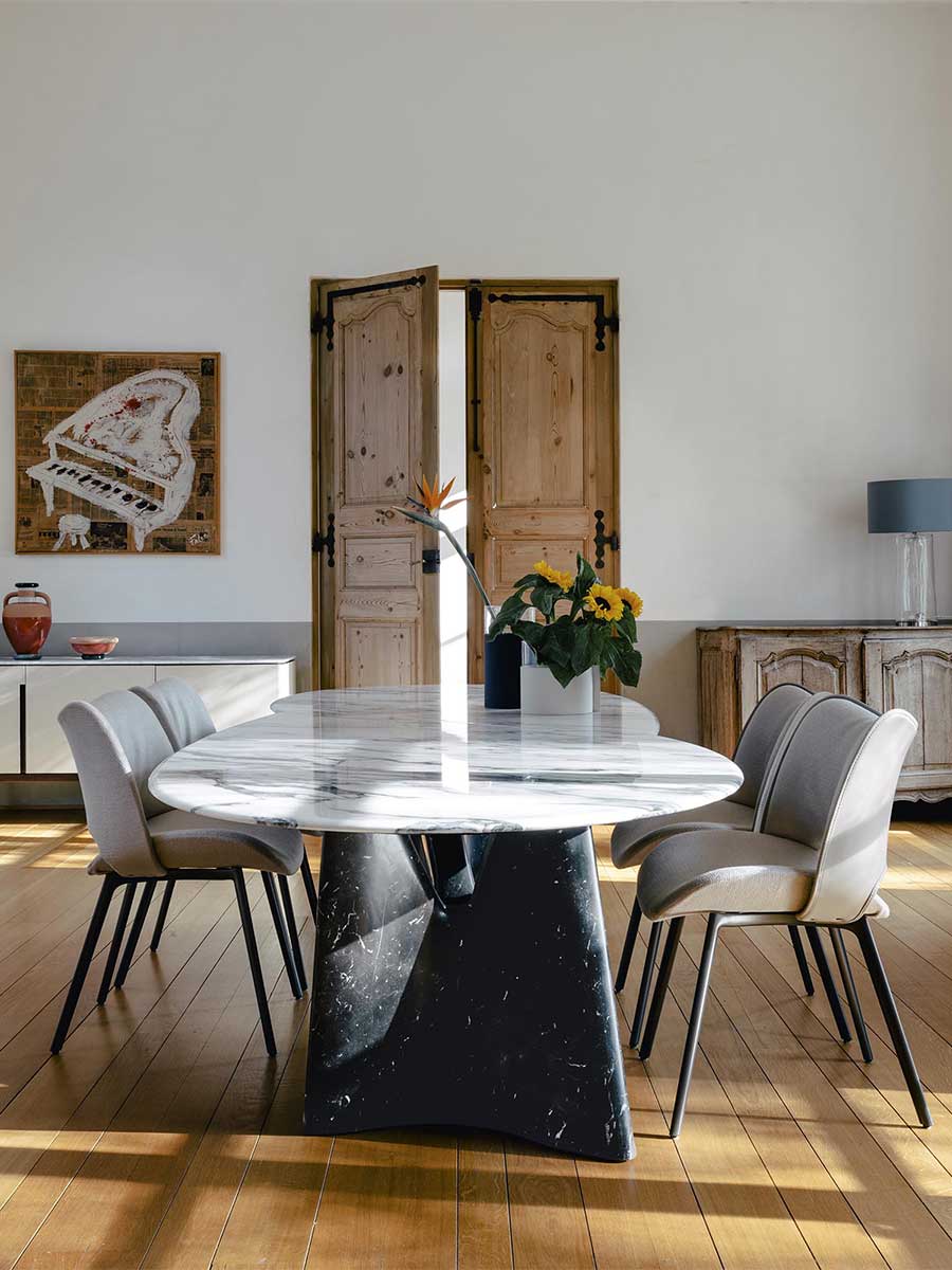 Infinitamente Table