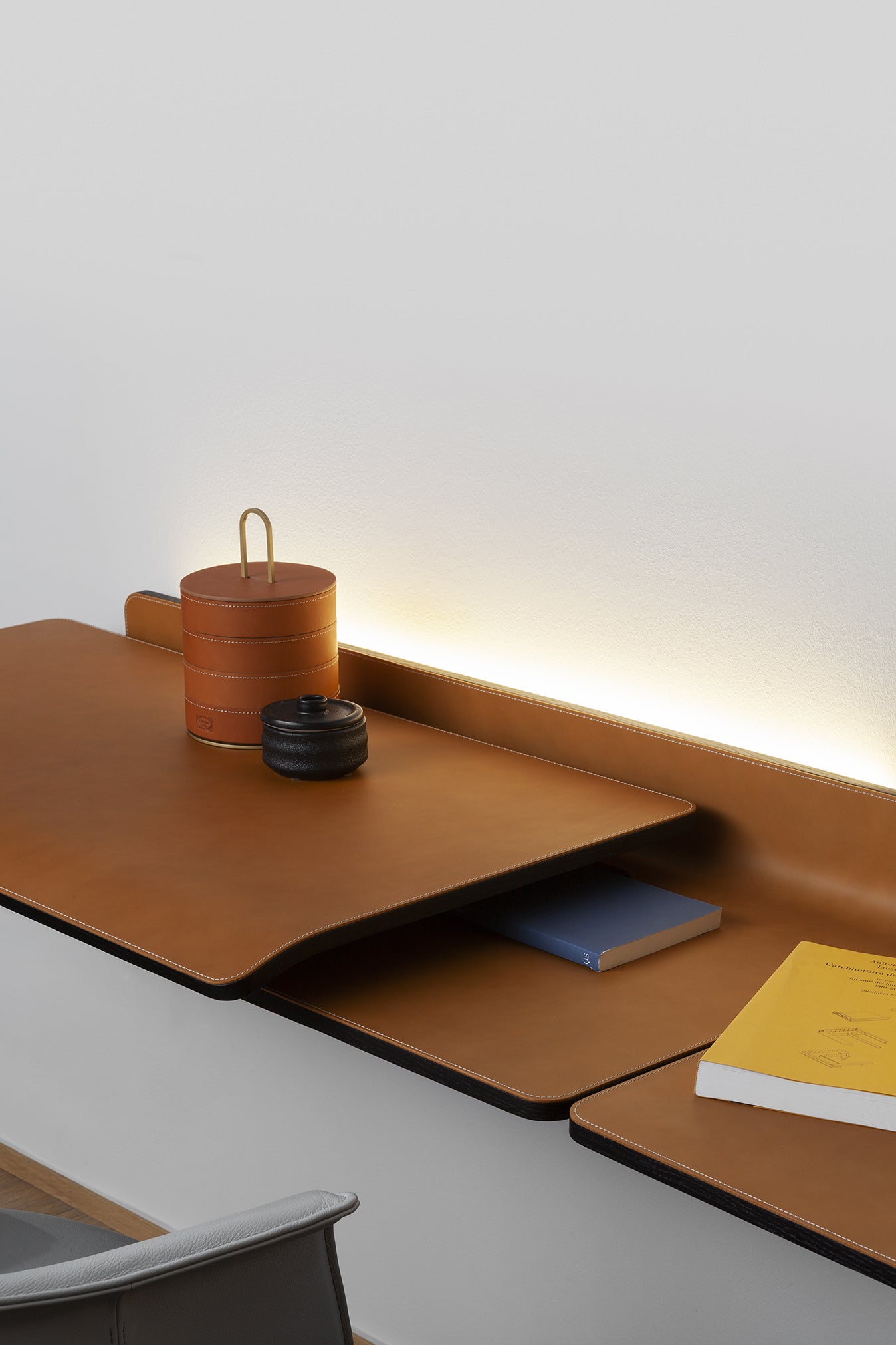 Iren Wall Desk