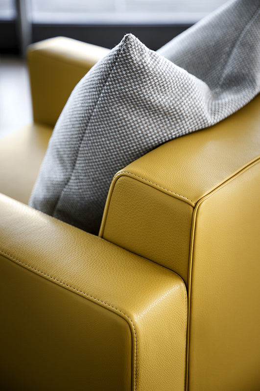 poltrona frau linea a armchair