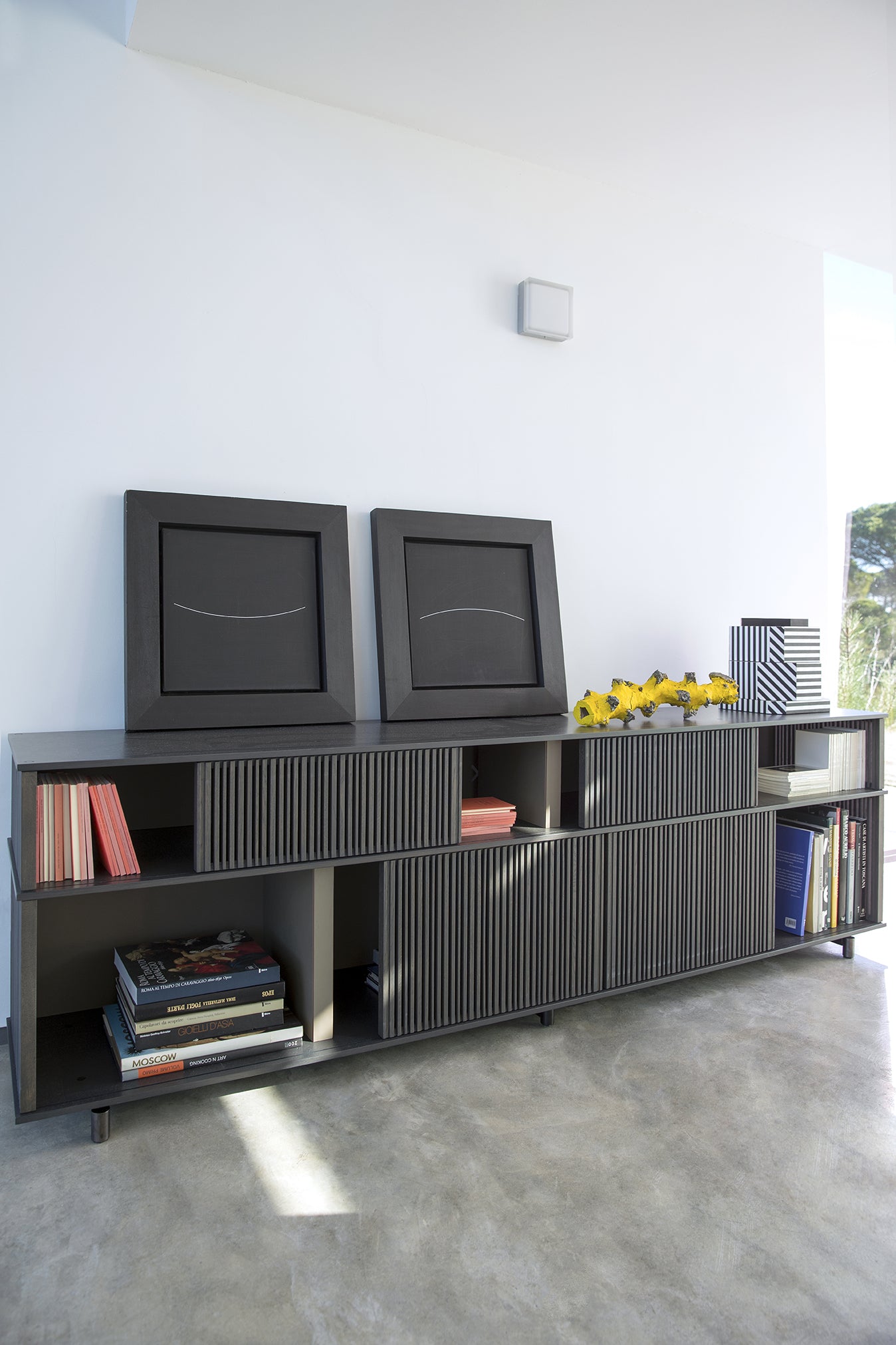 poltrona frau lloyd low cabinet