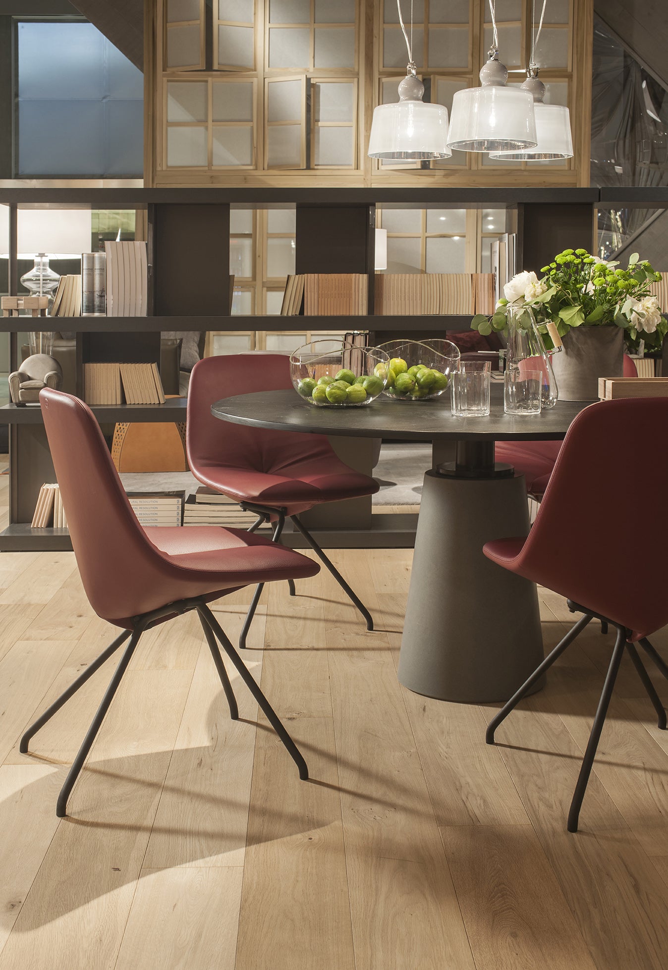poltrona frau mesa round table