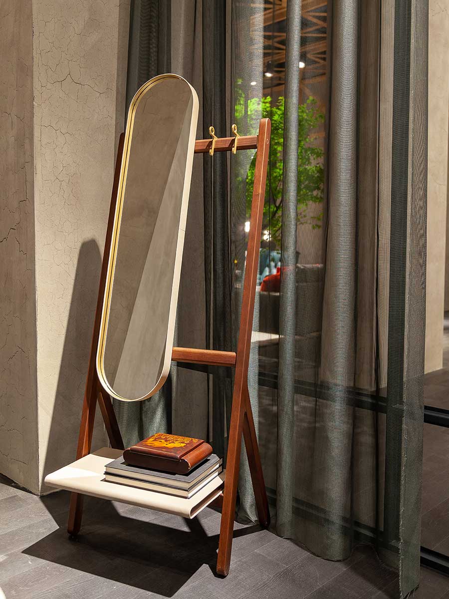 poltrona frau ren standing mirror with hangers