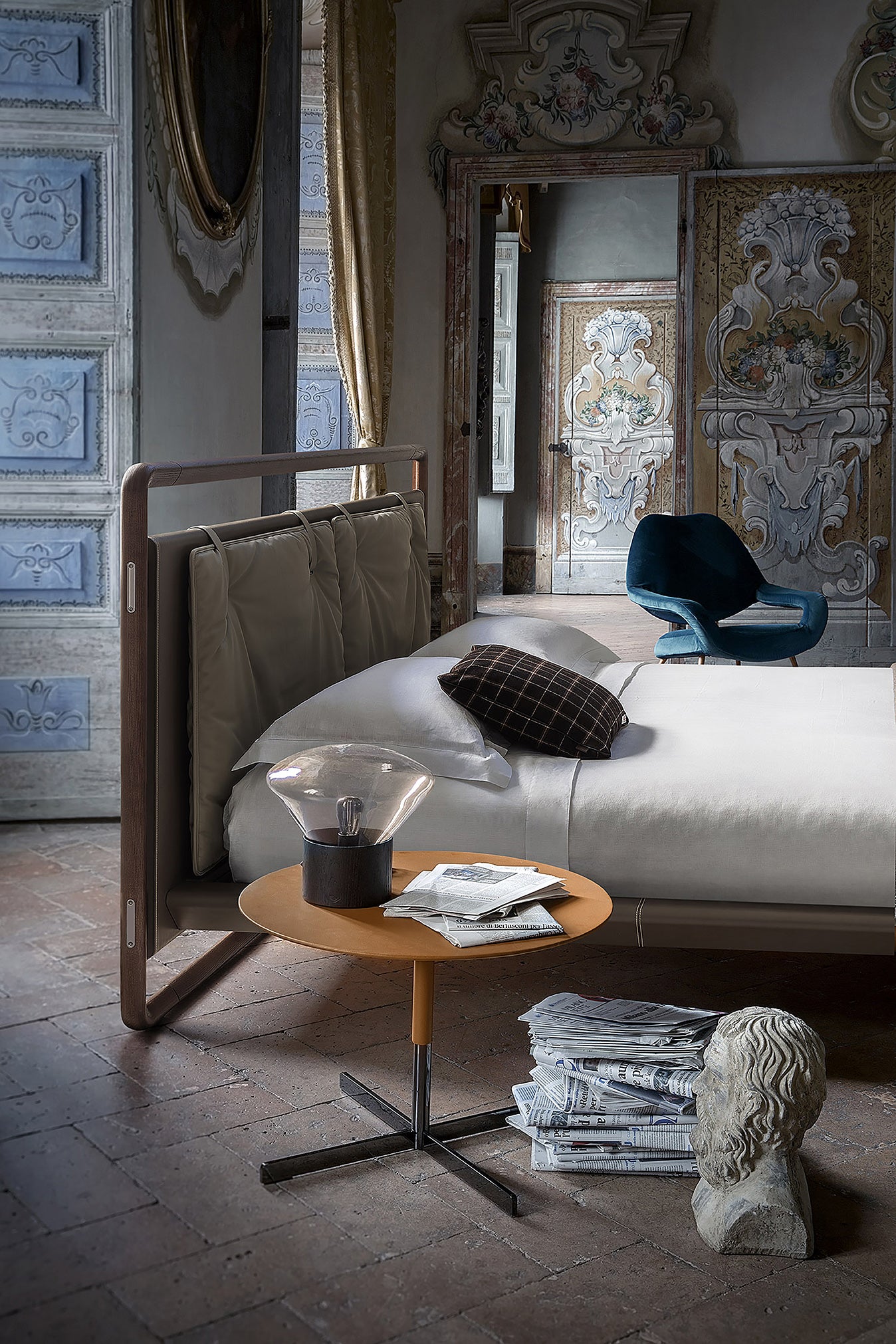 poltrona frau volare due bed