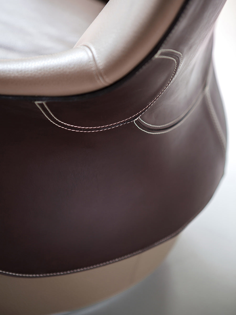 Assaya Armchair