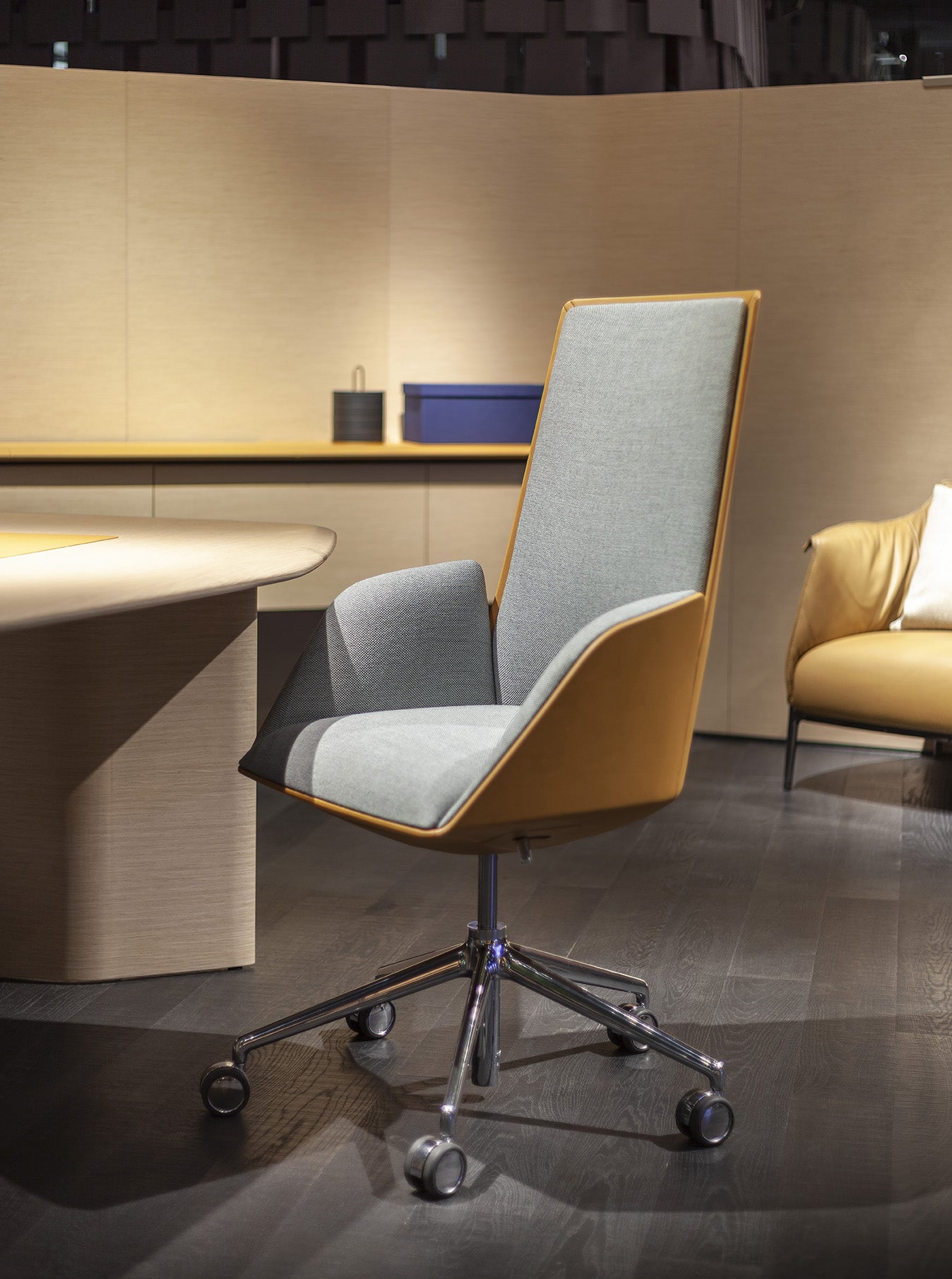 poltrona frau cercle office chair