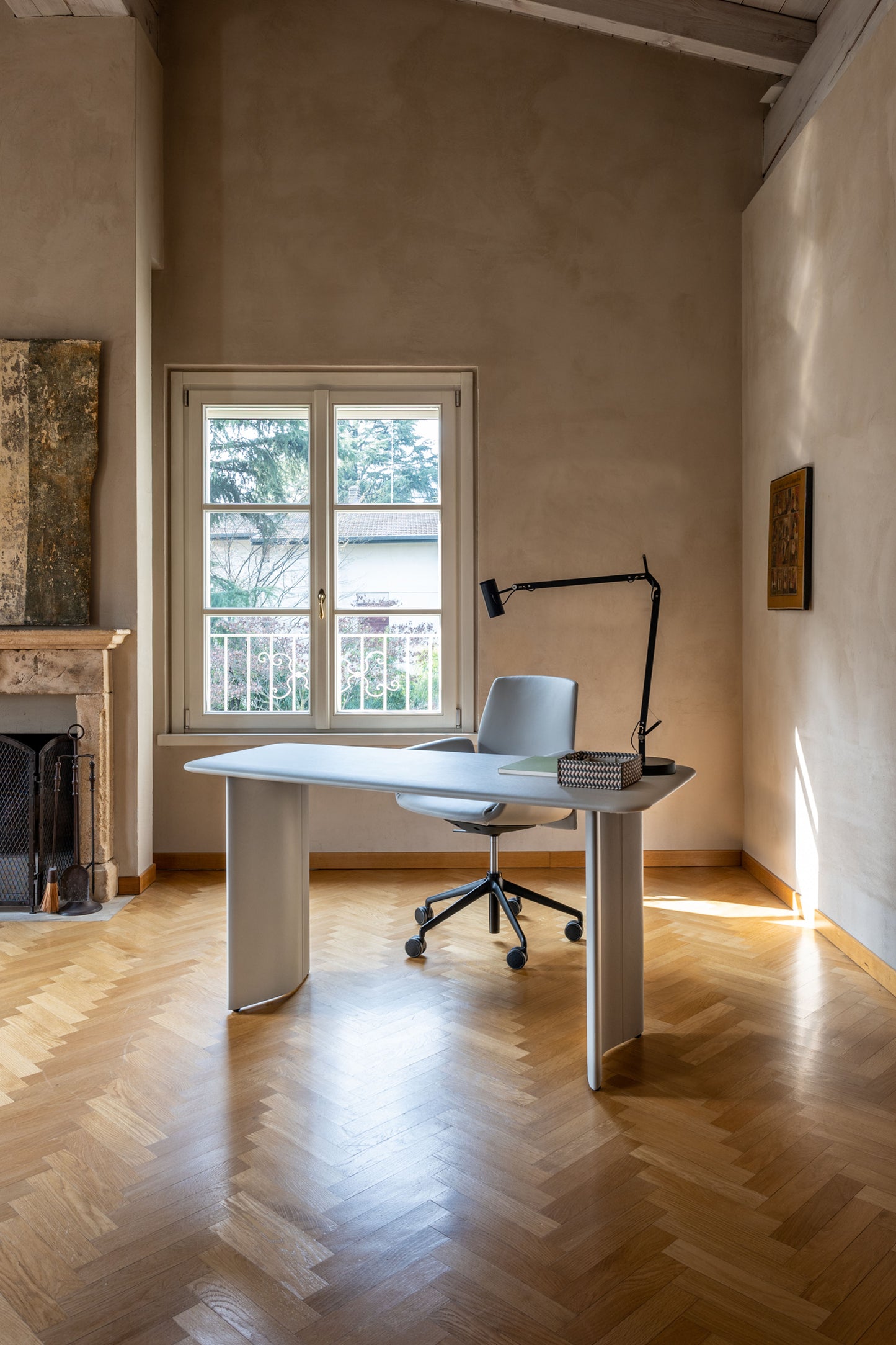 poltrona frau downtown conference 360 chair