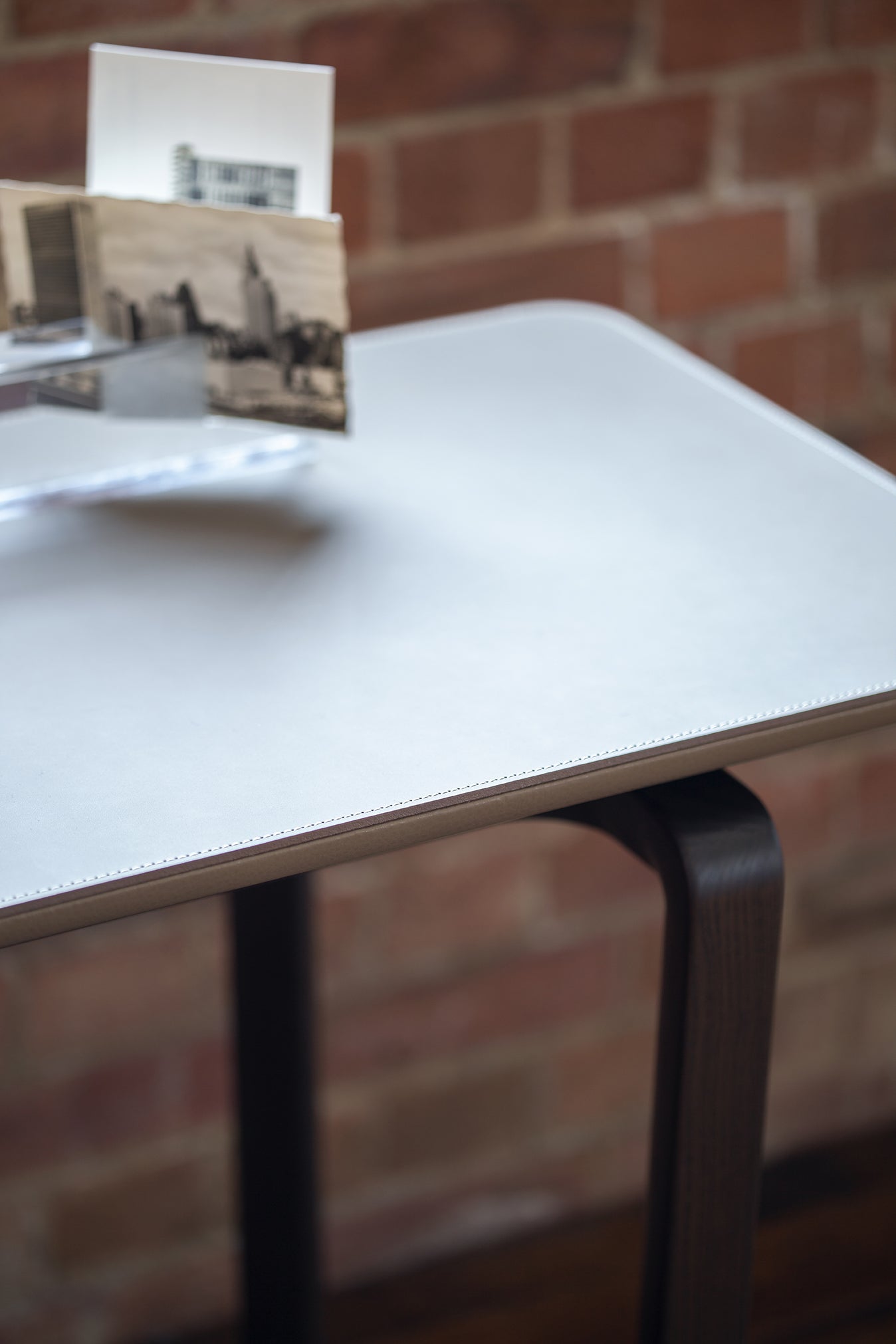poltrona frau fidelio console