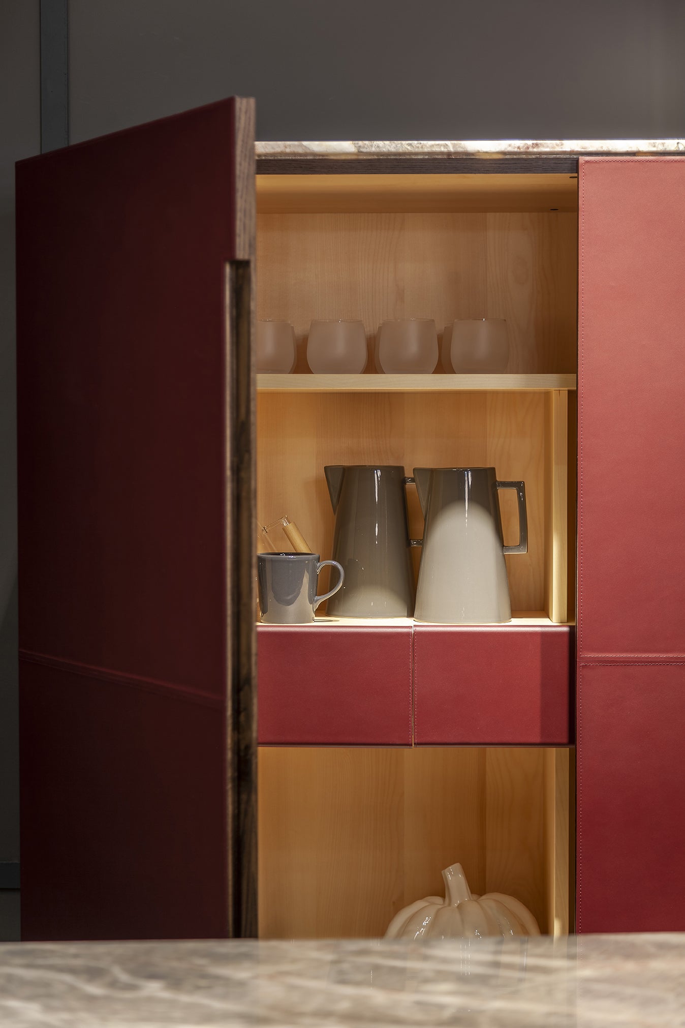 poltrona frau fidelio drinks cabinet