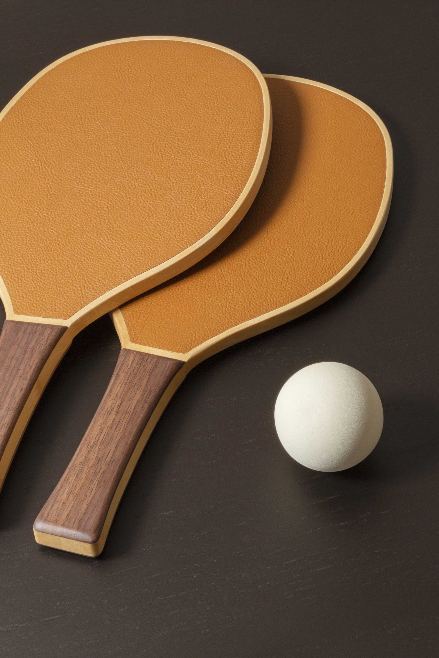 poltrona frau fitness rackets with ball