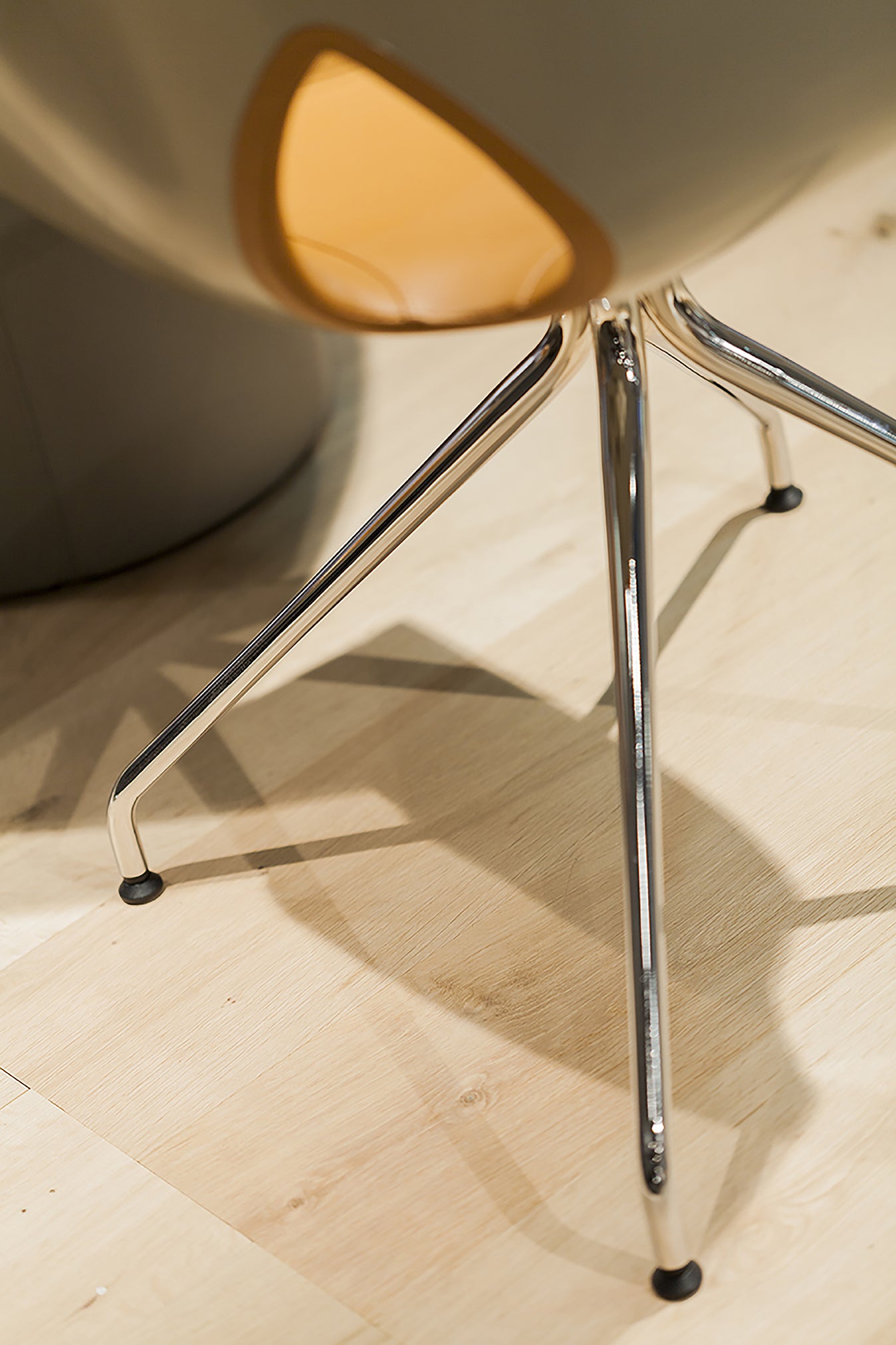 poltrona frau ginger ale 4 spokes small armchair