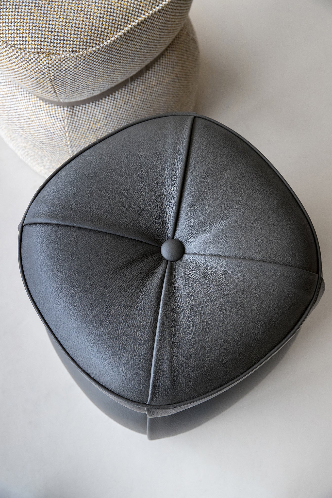 poltrona frau lepli 39x39 ottoman