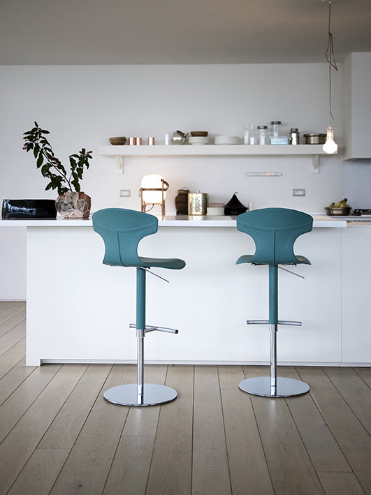 poltrona frau montera stool