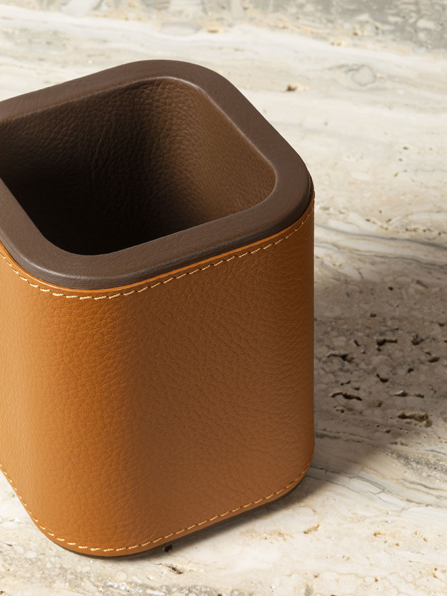 poltrona frau office pen holder