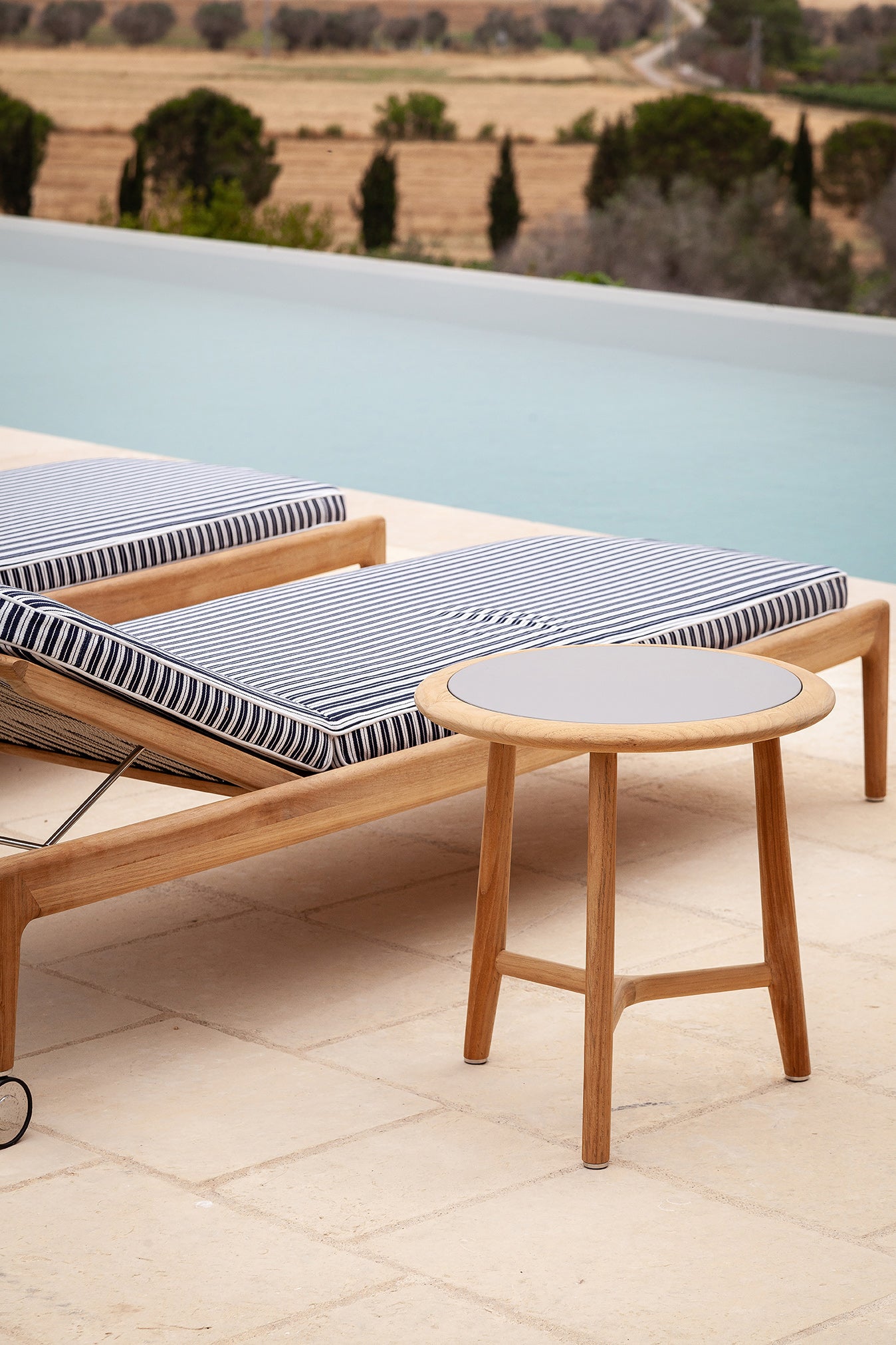 poltrona frau the secret garden small table