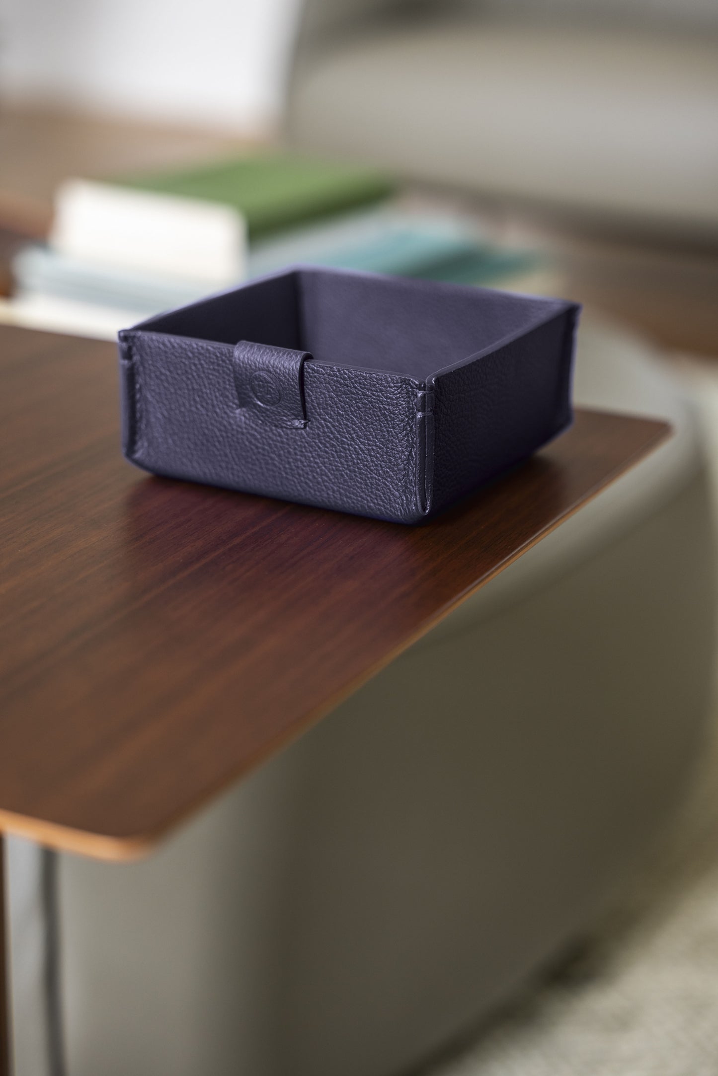 poltrona frau trusty leather change tray