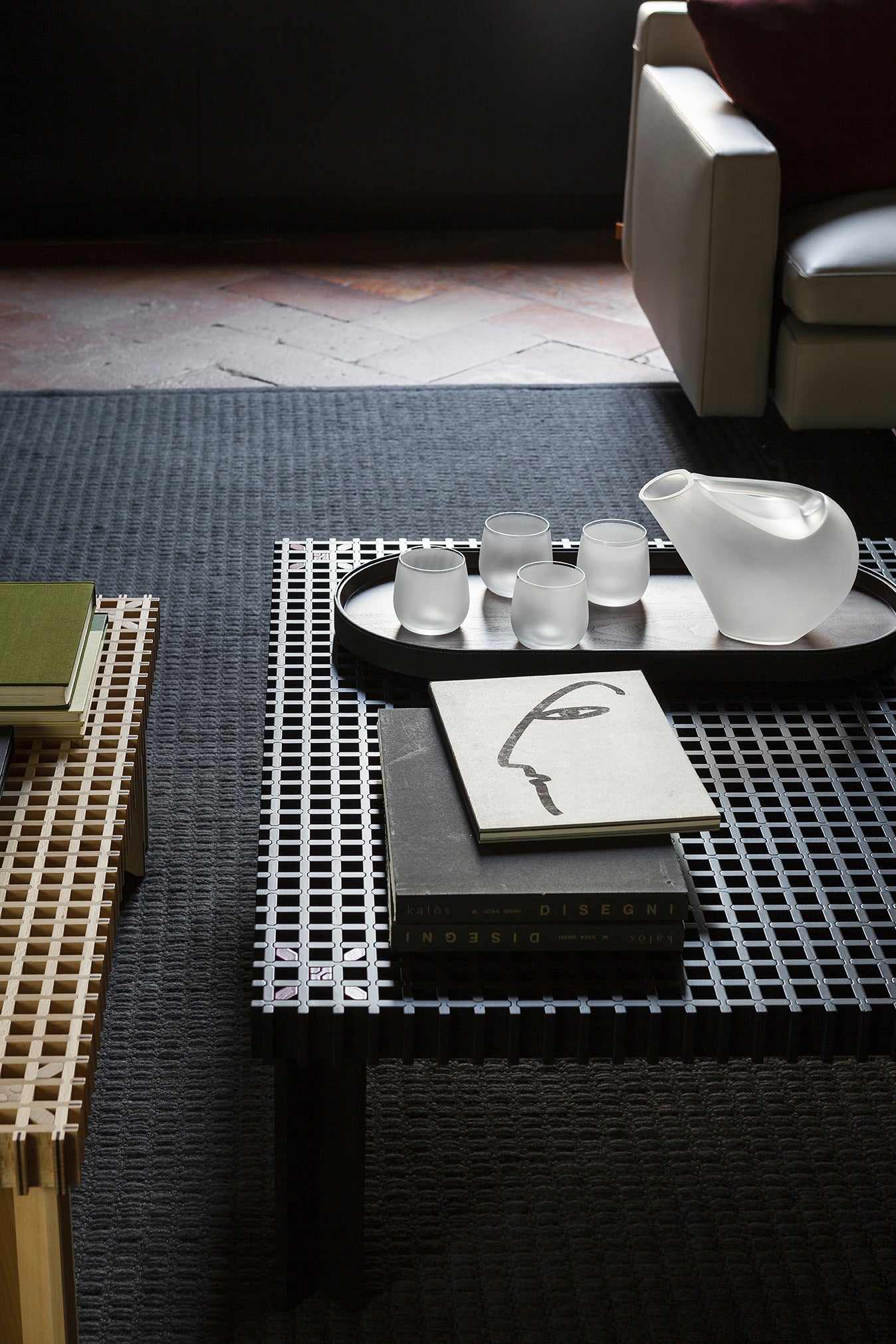 poltrona frau zhuang tray