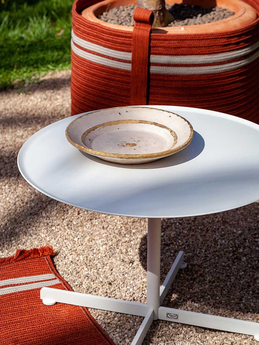 poltrona frau bob outdoor coffee table
