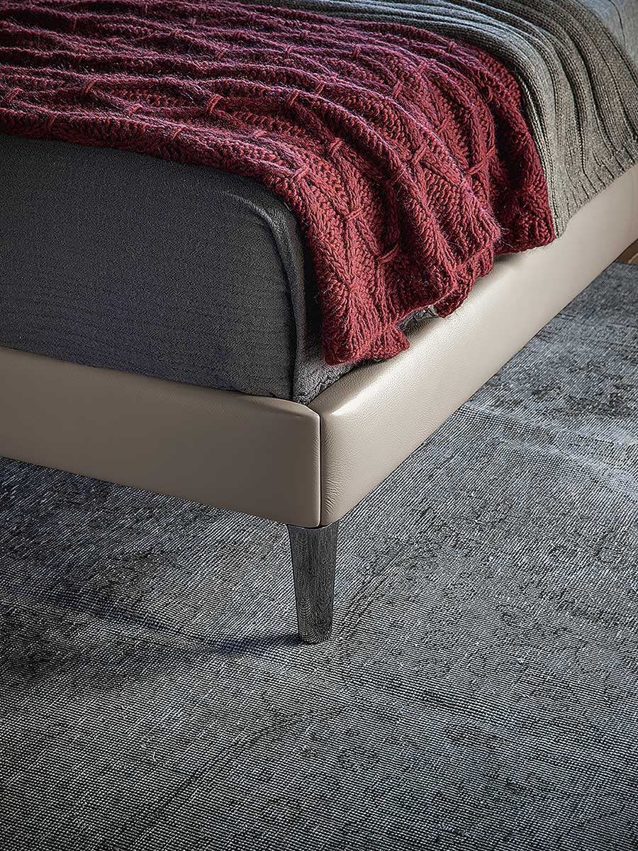 poltrona frau bretagne bed