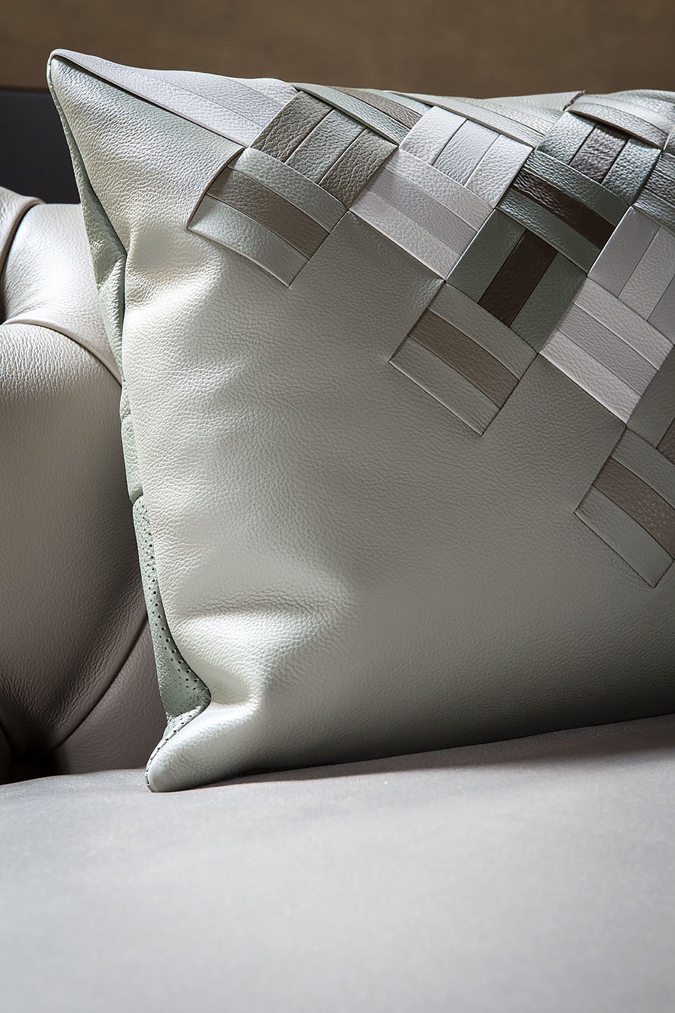 poltrona frau journey decorative cushions