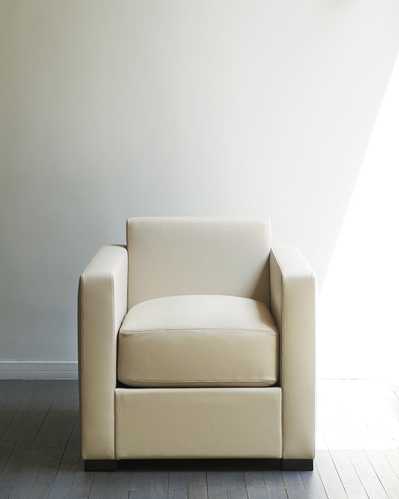 poltrona frau linea a armchair