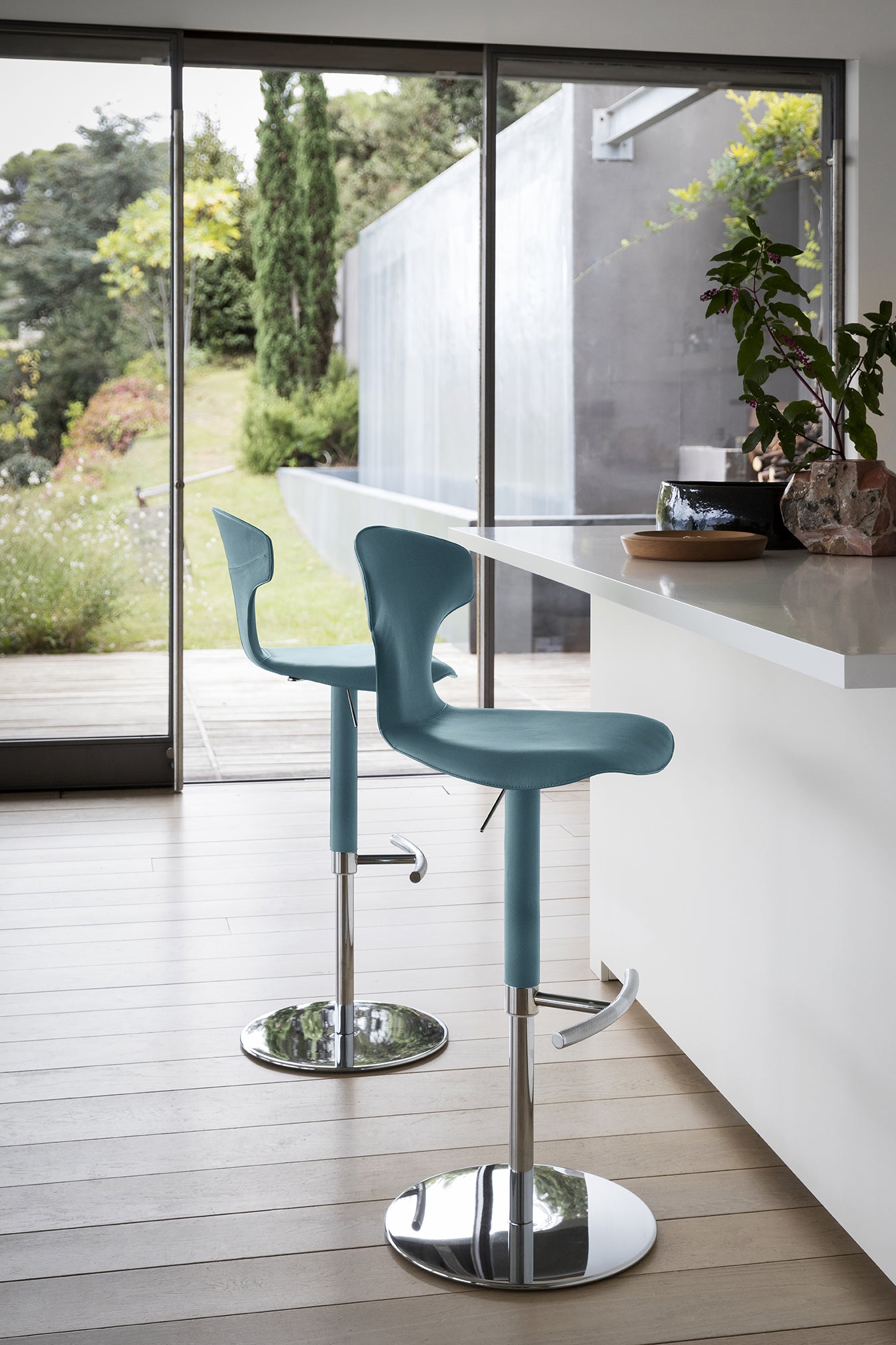 poltrona frau montera stool