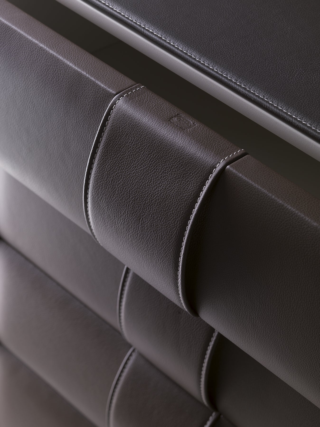 poltrona frau obi high drawer chest