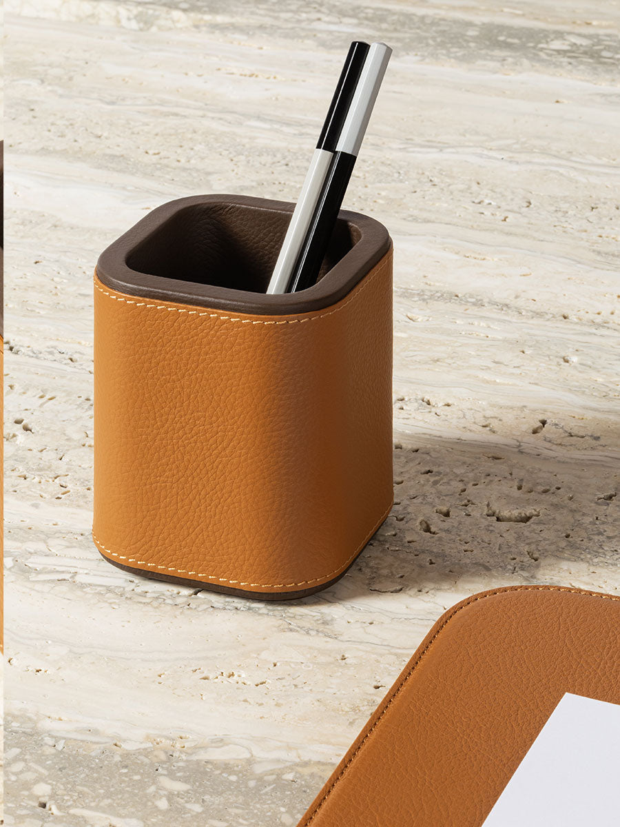 poltrona frau office pen holder