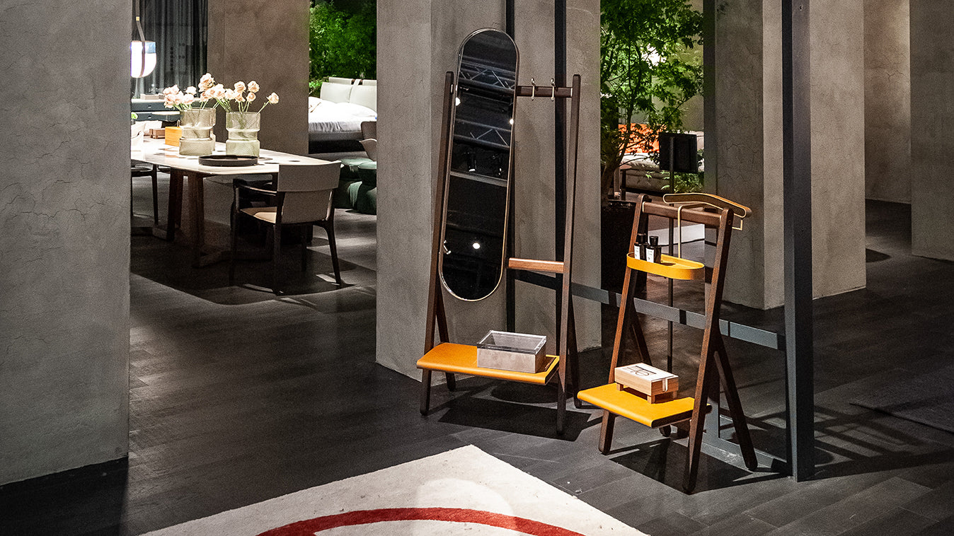 poltrona frau ren valet stand