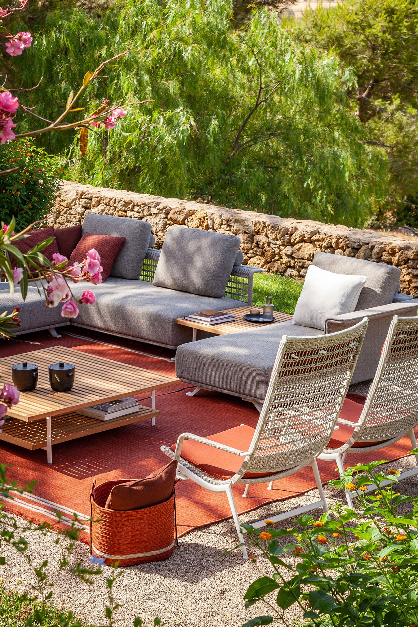 poltrona frau solaria high armchair