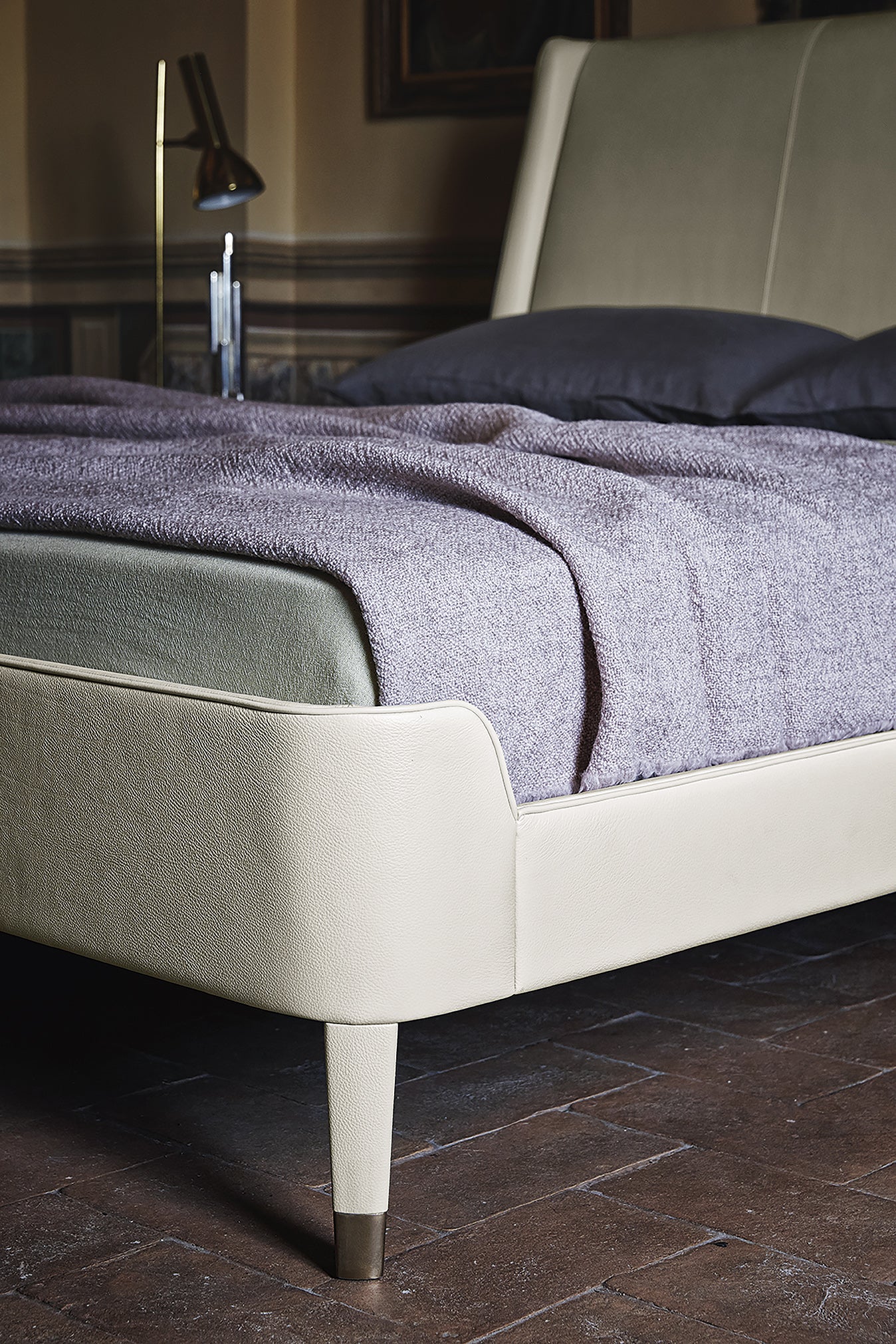 poltrona frau suzie wong bed