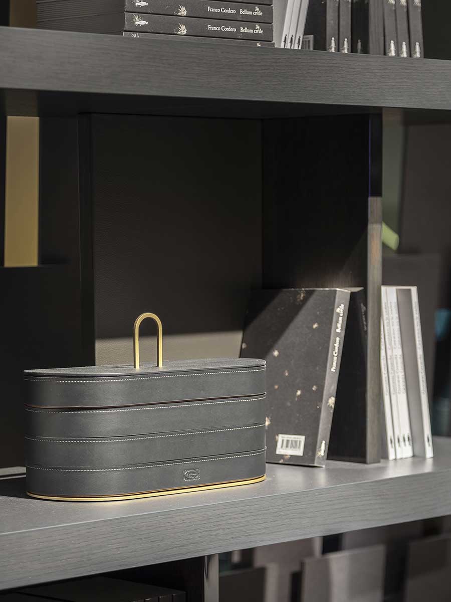 poltrona frau zhuang stackable case