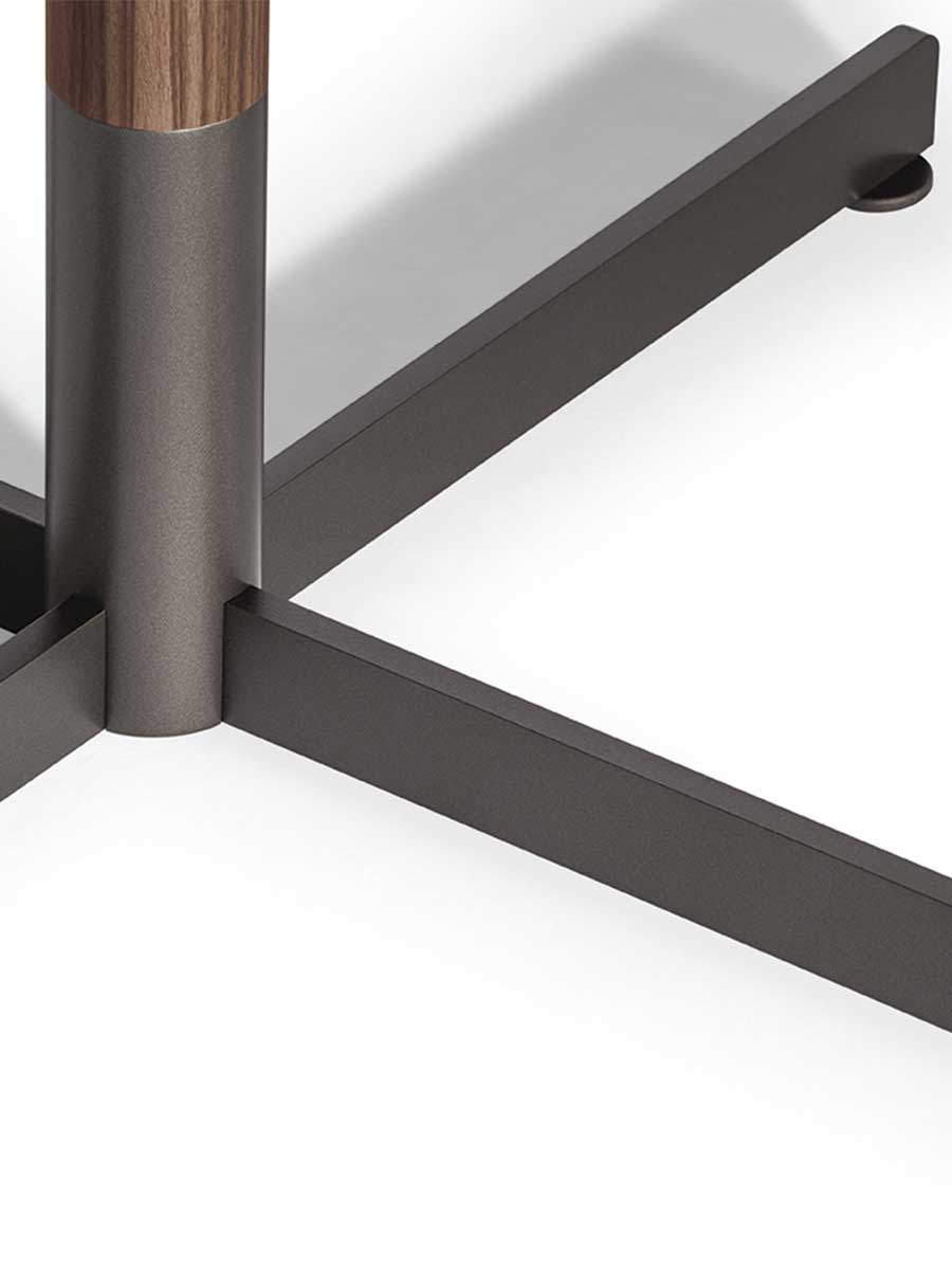 poltrona frau bob bistrot square small tables