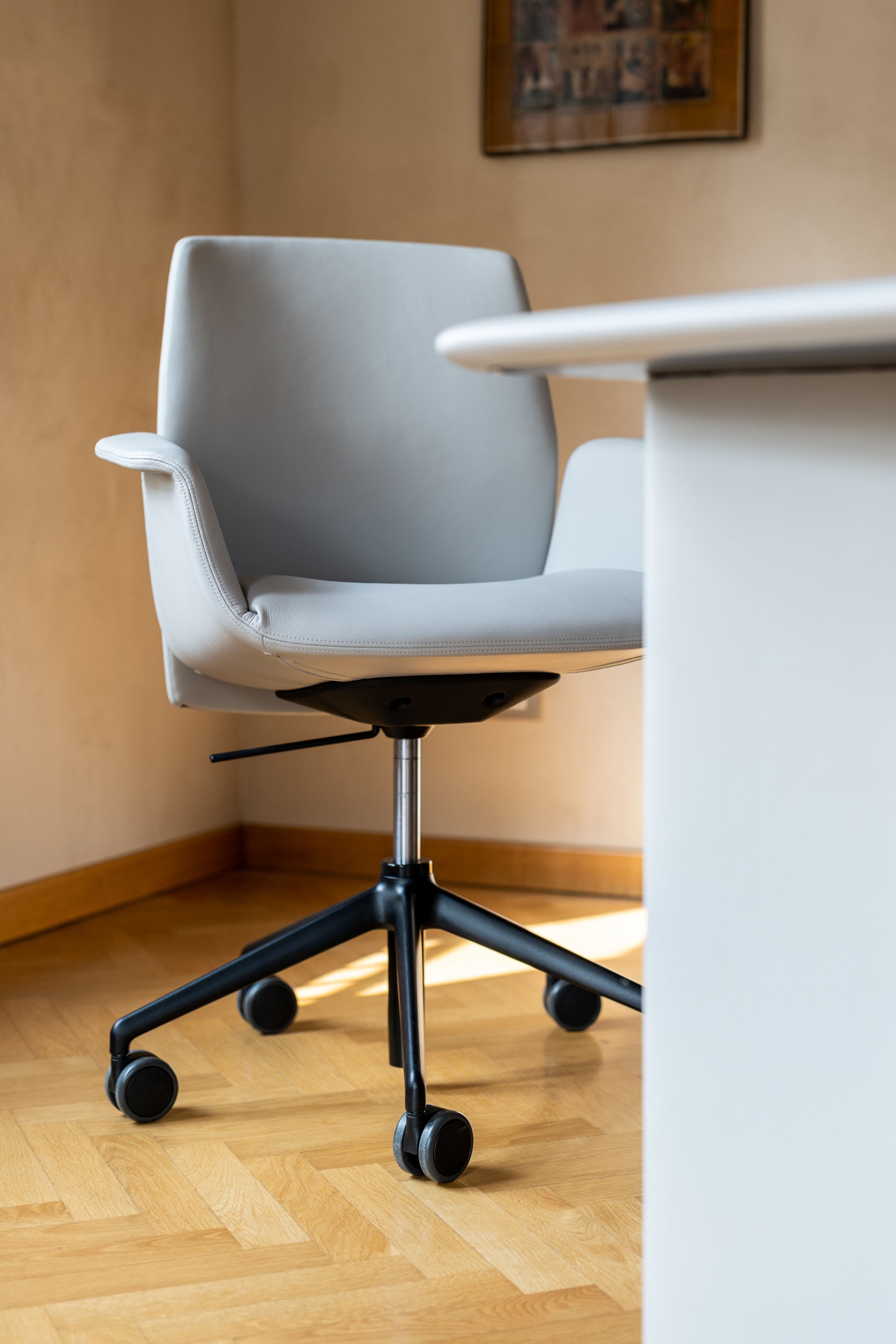 Downtown Conference 360° Chair