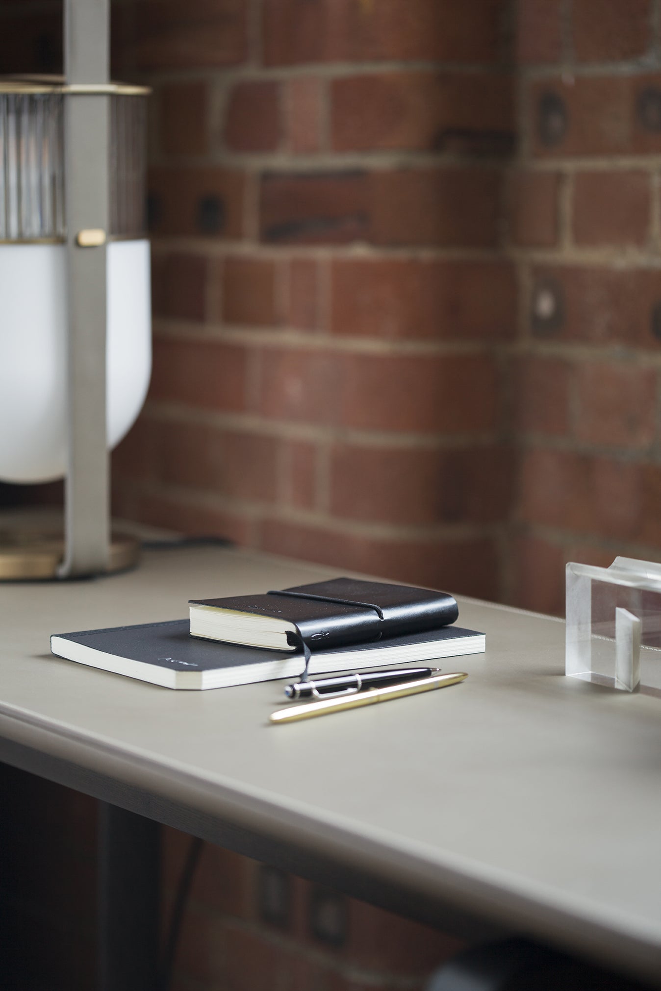 poltrona frau fidelio console