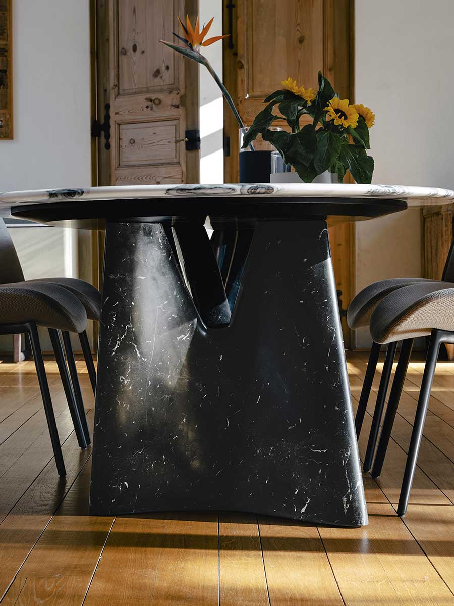 poltrona frau infinitamente table